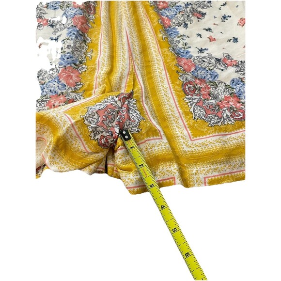 Floral Print Yellow Trim Women's Shorts - Picture 9 of 10